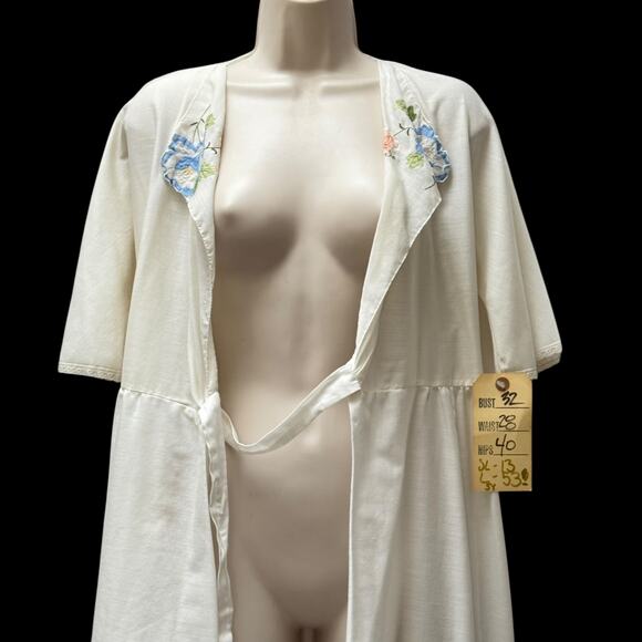 Vintage 1970s White Embroidered Robe Prairie 32 m” Bust Sears Fashion Place - Picture 5 of 16